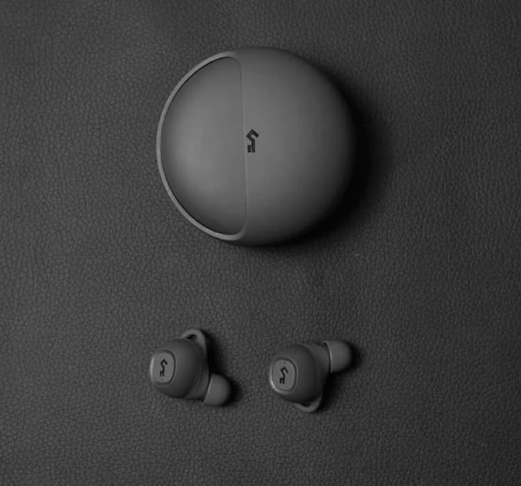 earphones
